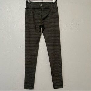 Beyond Yoga Mushroom Gray Athletic Leggings​​​​